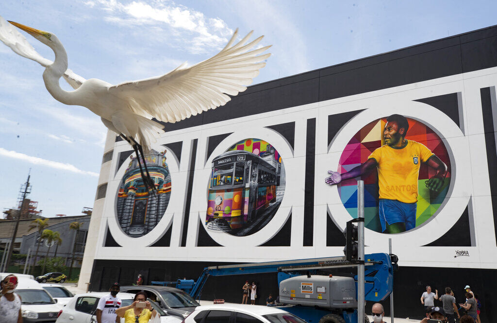 APTOPIX Brazil Pele Graffiti